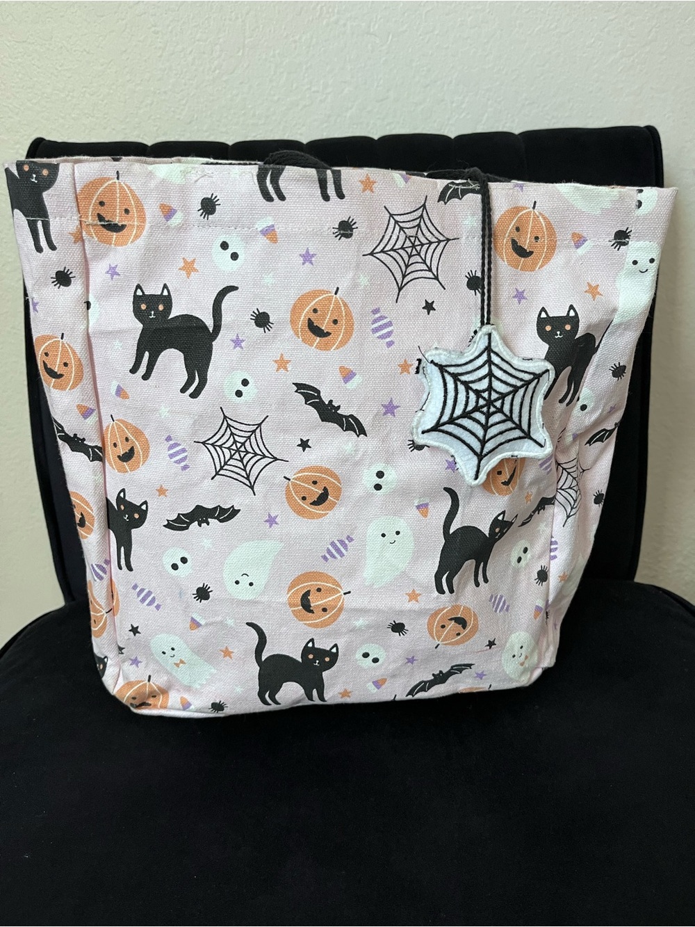T.J.Maxx Pink Halloween Print Tote with Black Cats & Orange Pumpkins
